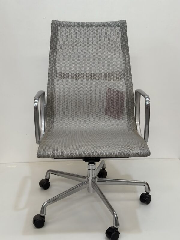 EAMES ALUMINUM / Respaldo Alto